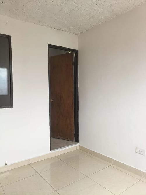 Apartamento de 2 alcobas en arriendo en Gerona, Medellín, 38 m² · foto 3 de 10