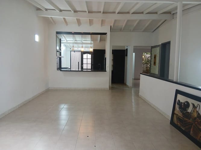 Casa de 5 alcobas en arriendo en Suramericana, Medellín, 180 m² · foto 2 de 10