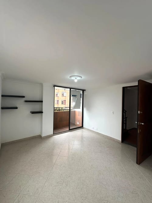 Apartamento de 3 alcobas en arriendo en Portal Norte, Envigado, 82 m² · foto 2 de 10