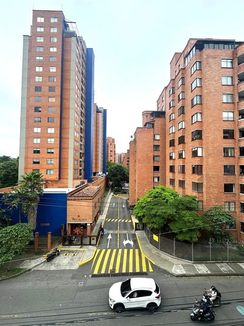 Apartamento de 3 alcobas en arriendo en Portal Norte, Envigado, 82 m² · foto 4 de 10
