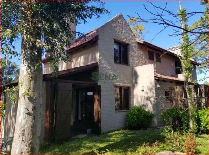 Alquiler de casa en Pinares, 2 dormitorios, 2 baños, piscina, lindo lugar. · Foto 1