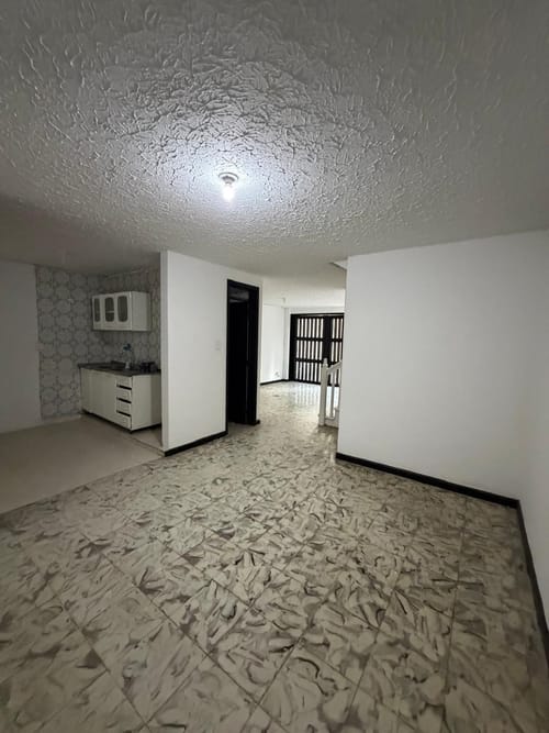 Casa de 6 alcobas en venta en Departamental, Cali, 312 m² · foto 5 de 16