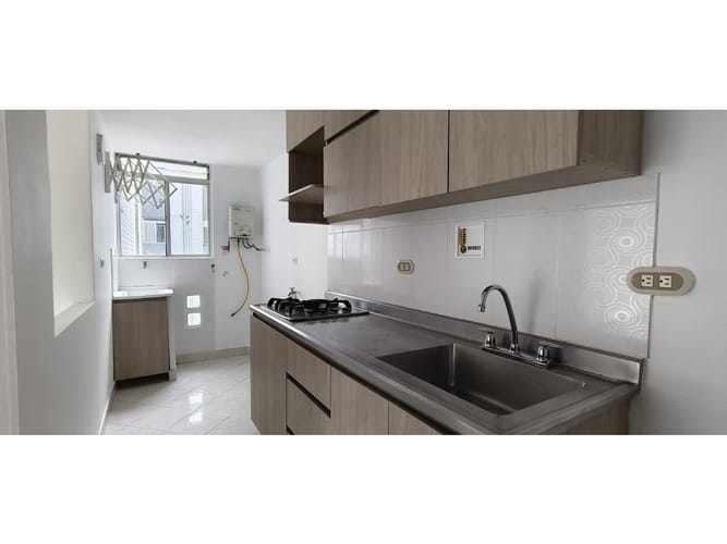 Apartamento de 3 alcobas en arriendo en Castropol, Medellín, 70 m² · foto 2 de 15