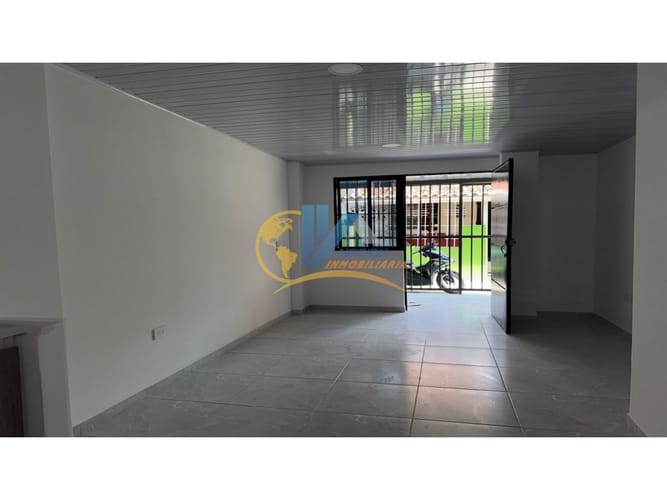 Edificio en venta en Villas De Navarra, Bucaramanga, 78 m² · foto 3 de 15