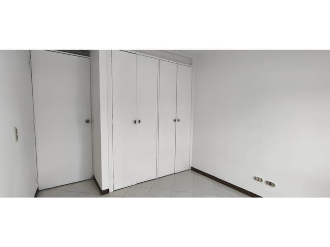 Apartamento de 3 alcobas en arriendo en Castropol, Medellín, 70 m² · foto 9 de 15