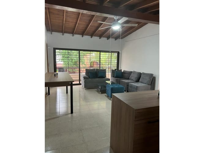 Casa de 6 alcobas en arriendo en San Joaquin, Medellín, 200 m² · foto 3 de 24