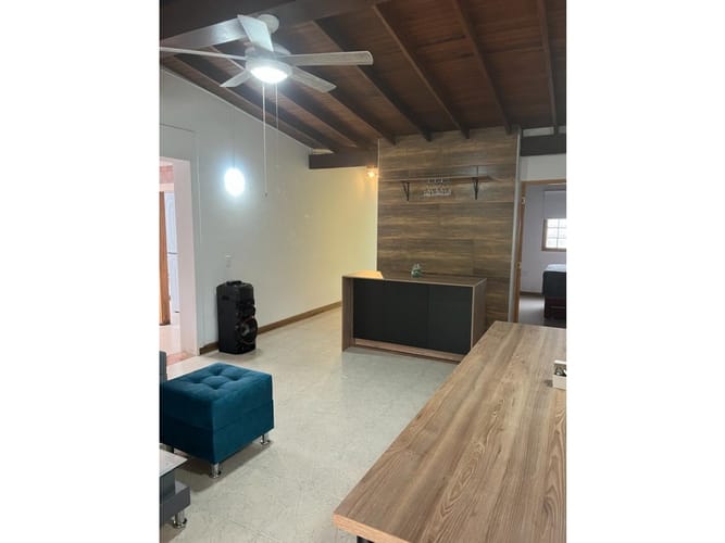 Casa de 6 alcobas en arriendo en San Joaquin, Medellín, 200 m² · foto 4 de 24