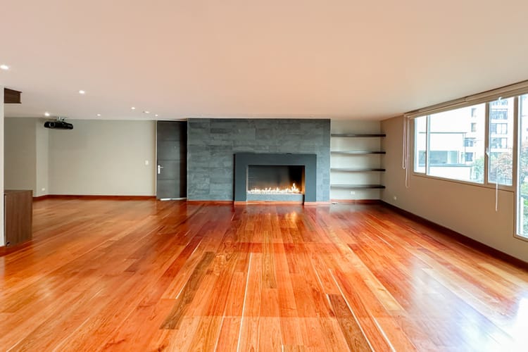 Apartamento de 3 alcobas en arriendo en Los Rosales, Bogotá, 246 m² · foto 2 de 24