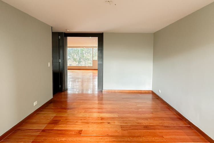 Apartamento de 3 alcobas en arriendo en Los Rosales, Bogotá, 246 m² · foto 6 de 24
