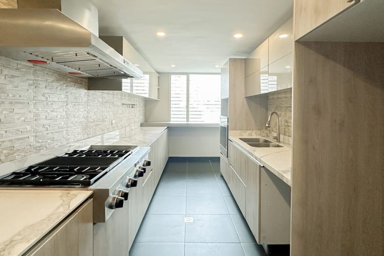 Apartamento de 3 alcobas en arriendo en Los Rosales, Bogotá, 246 m² · foto 7 de 24