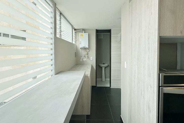 Apartamento de 3 alcobas en arriendo en Los Rosales, Bogotá, 246 m² · foto 9 de 24