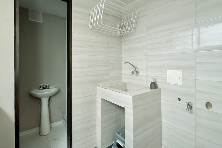Apartamento de 3 alcobas en arriendo en Los Rosales, Bogotá, 246 m² · foto 10 de 24