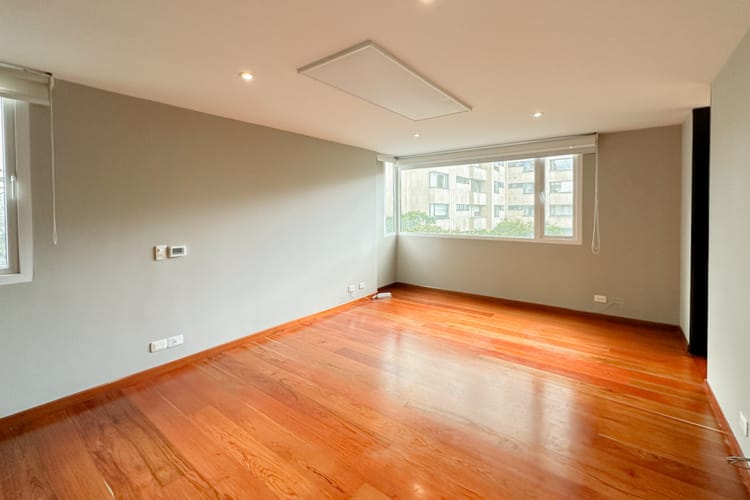 Apartamento de 3 alcobas en arriendo en Los Rosales, Bogotá, 246 m² · foto 15 de 24