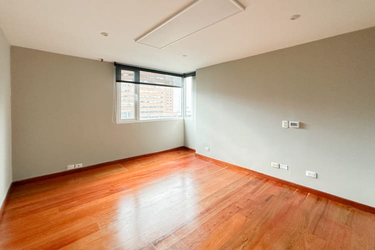 Apartamento de 3 alcobas en arriendo en Los Rosales, Bogotá, 246 m² · foto 20 de 24