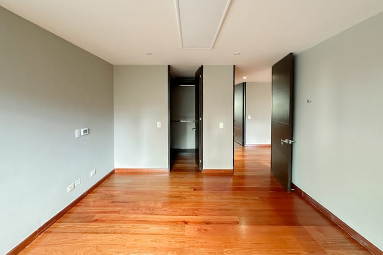Apartamento de 3 alcobas en arriendo en Los Rosales, Bogotá, 246 m² · foto 21 de 24