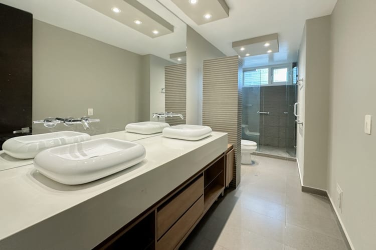 Apartamento de 3 alcobas en arriendo en Los Rosales, Bogotá, 246 m² · foto 24 de 24