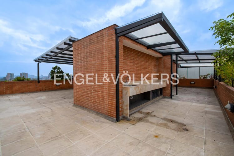 Apartamento de 2 alcobas en venta en El Virrey, Bogotá, 159 m² · foto 16 de 17