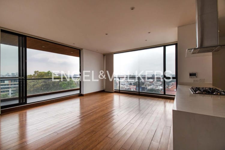 Apartamento de 2 alcobas en venta en El Virrey, Bogotá, 159 m² · foto 2 de 17