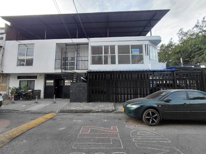 Local en arriendo en Asturias, Cali, 110 m² · foto 3 de 17
