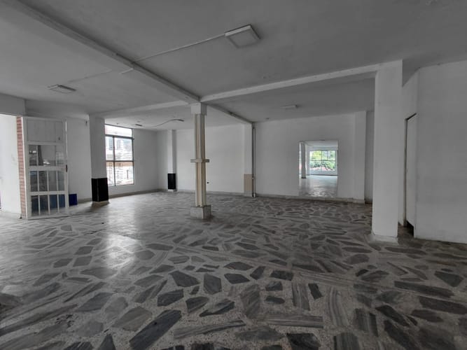 Local en arriendo en Asturias, Cali, 110 m² · foto 4 de 17