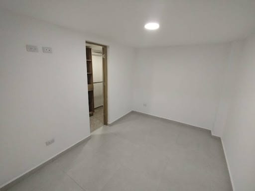 Apartamento de 2 alcobas en arriendo en Campo Amor, Medellín, 65 m² · foto 8 de 13