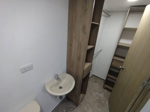 Apartamento de 2 alcobas en arriendo en Campo Amor, Medellín, 65 m² · foto 9 de 13