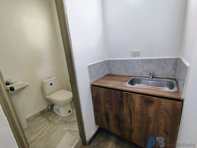 Oficina en arriendo en San Diego, Medellín, 38 m² · foto 11 de 12