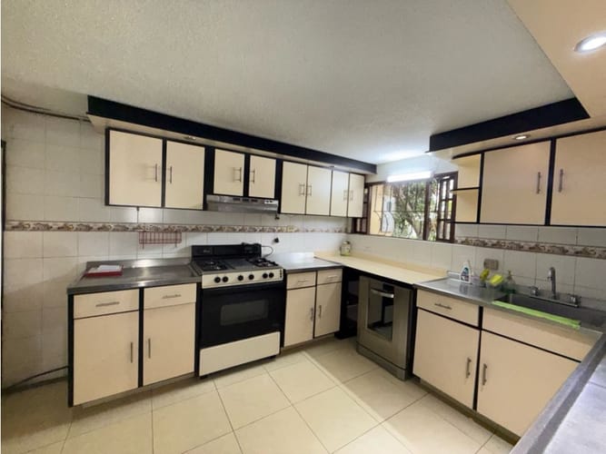 Casa de 5 alcobas en venta en Pontevedra, Bogotá, 300 m² · foto 6 de 21