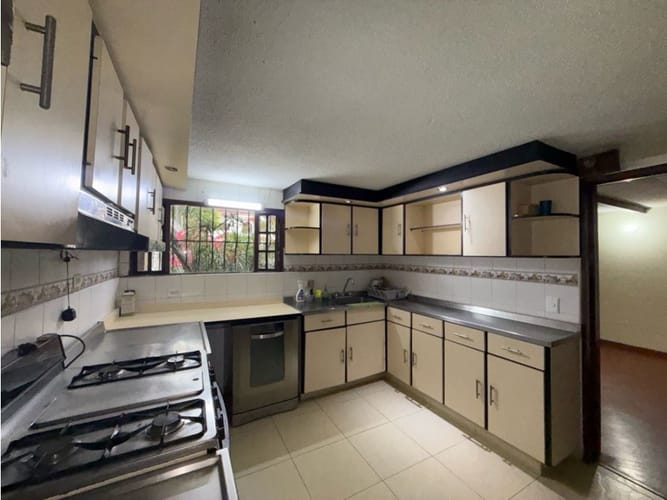 Casa de 5 alcobas en venta en Pontevedra, Bogotá, 300 m² · foto 7 de 21