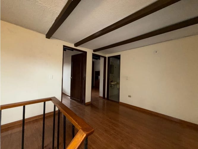 Casa de 5 alcobas en venta en Pontevedra, Bogotá, 300 m² · foto 11 de 21