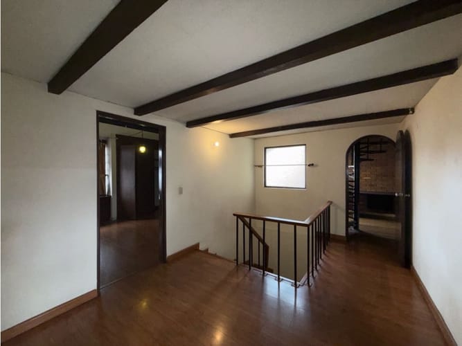 Casa de 5 alcobas en venta en Pontevedra, Bogotá, 300 m² · foto 13 de 21