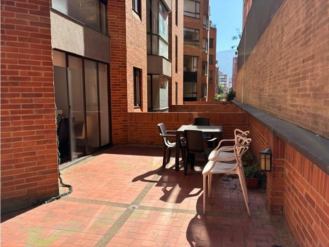 Apartamento de 1 alcoba en venta en La Carolina, Bogotá, 36 m² · foto 3 de 11