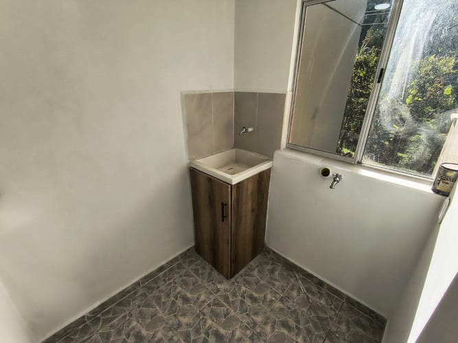 Apartamento de 3 alcobas en arriendo en Pe�As Blancas, La Estrella, 50 m² · foto 10 de 12