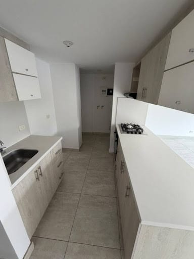 Apartamento de 3 alcobas en arriendo en El Salado, Envigado, 75 m² · foto 3 de 10