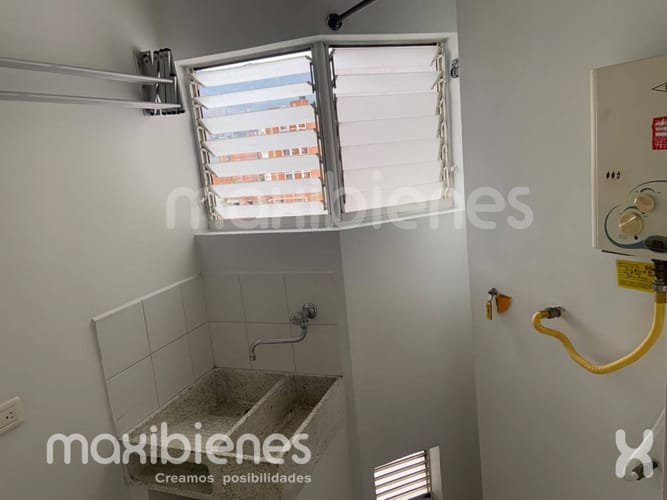 Apartaestudio en arriendo en Florida Nueva, Medellín, 40 m² · foto 4 de 13