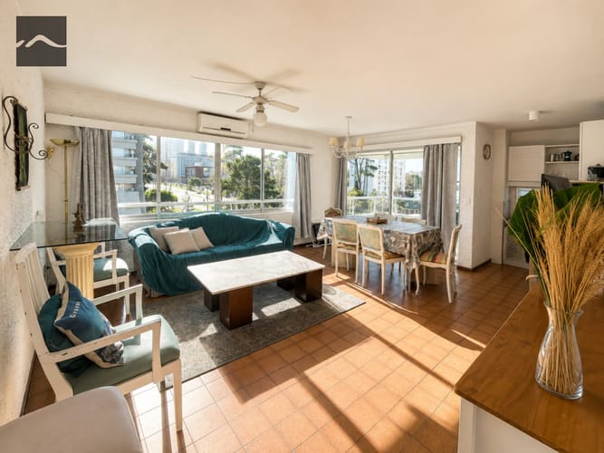Apartamento esquinero, luminoso y equipado sobre Roosevelt. 2 dormitorios, 2 baños · Foto 5