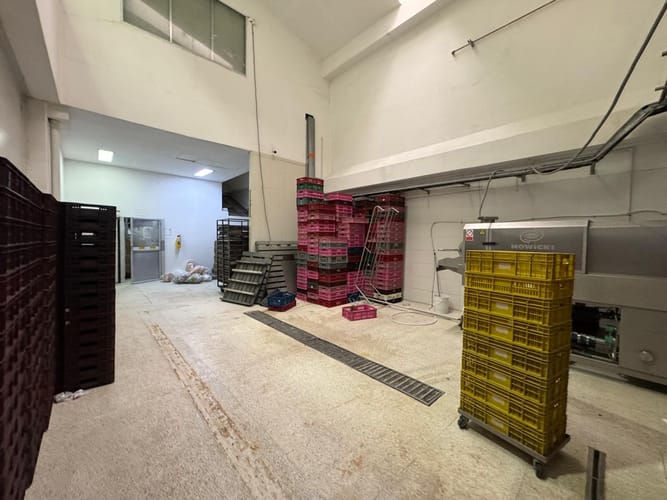 Bodega en arriendo en La Tablaza, La Estrella, 1700 m² · foto 2 de 17