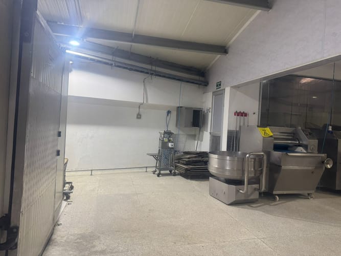 Bodega en arriendo en La Tablaza, La Estrella, 1700 m² · foto 9 de 17