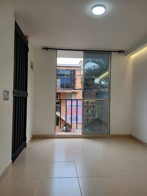 Apartamento de 2 alcobas en arriendo en La Primavera, Bello, 45 m² · foto 2 de 10