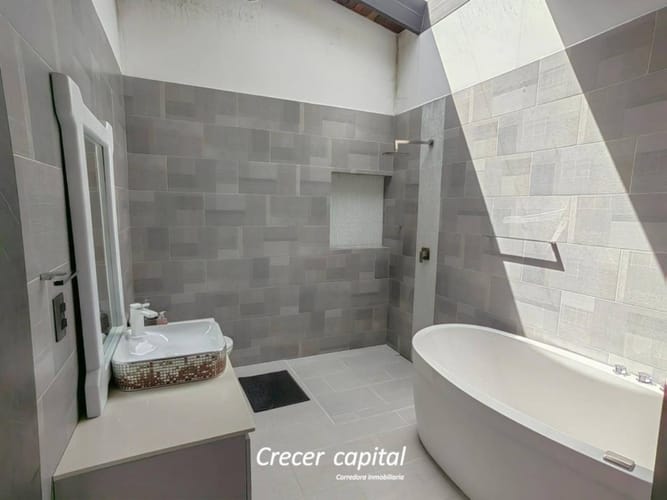 Casa de 5 alcobas en arriendo en Las Palmas, Envigado, 500 m² · foto 15 de 24