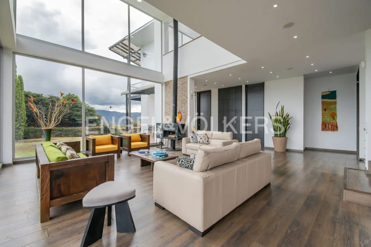 Casa de 4 alcobas en arriendo en La Violeta, Sopó, 360 m² · foto 3 de 20