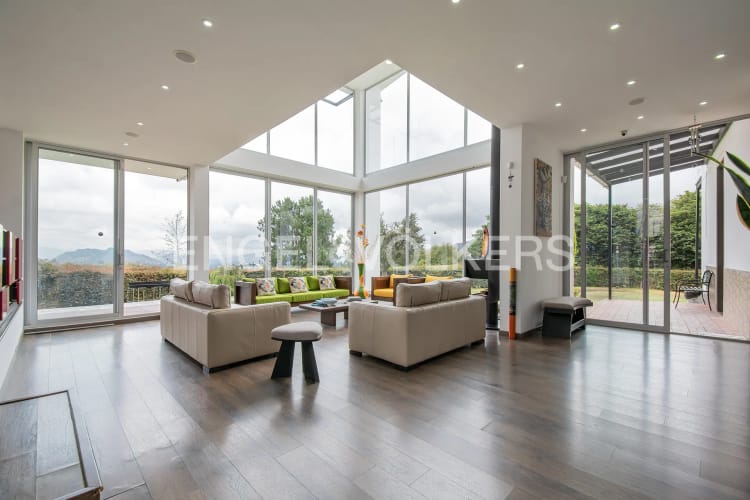 Casa de 4 alcobas en arriendo en La Violeta, Sopó, 360 m² · foto 2 de 20
