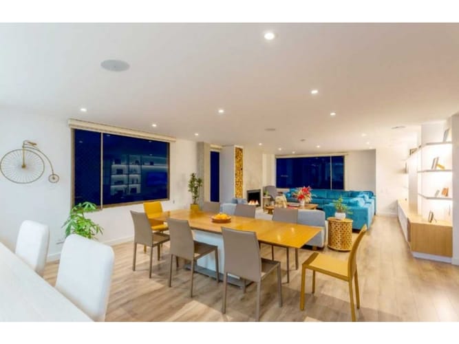 Apartamento de 4 alcobas en venta en Santa Barbara, Bogotá, 276 m² · foto 3 de 17