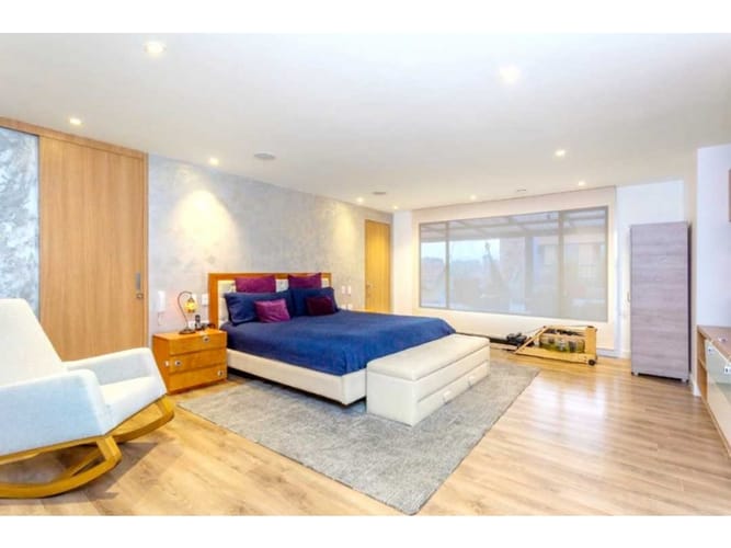 Apartamento de 4 alcobas en venta en Santa Barbara, Bogotá, 276 m² · foto 6 de 17