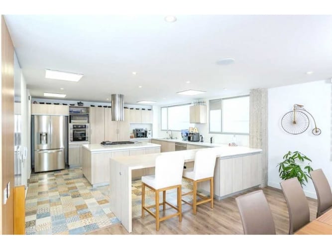 Apartamento de 4 alcobas en venta en Santa Barbara, Bogotá, 276 m² · foto 14 de 17