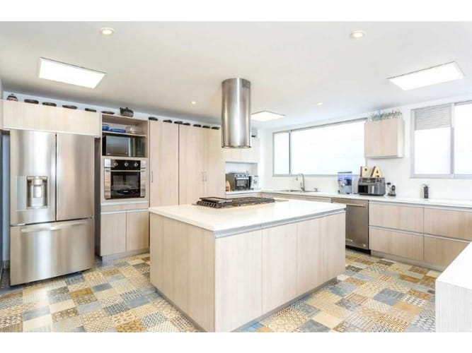 Apartamento de 4 alcobas en venta en Santa Barbara, Bogotá, 276 m² · foto 15 de 17