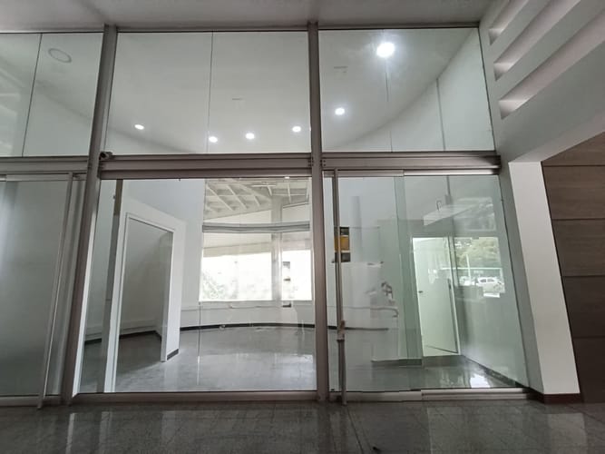 Local en arriendo en El Poblado, Medellín, 40 m² · foto 3 de 11