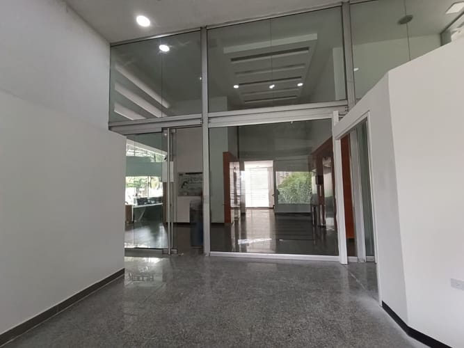 Local en arriendo en El Poblado, Medellín, 40 m² · foto 4 de 11