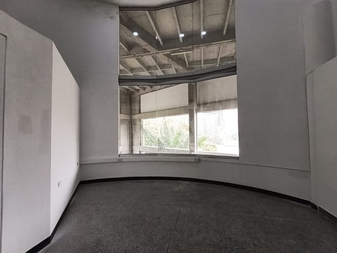 Local en arriendo en El Poblado, Medellín, 40 m² · foto 6 de 11