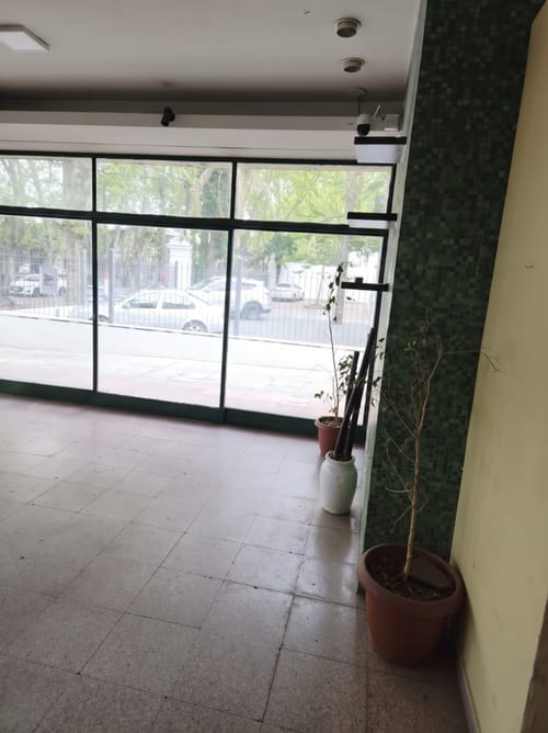 ¡Excelente exposición comercial y gran potencial para tu negocio! Ubicado sobre Av. Burgues y Espinillo · Foto 4